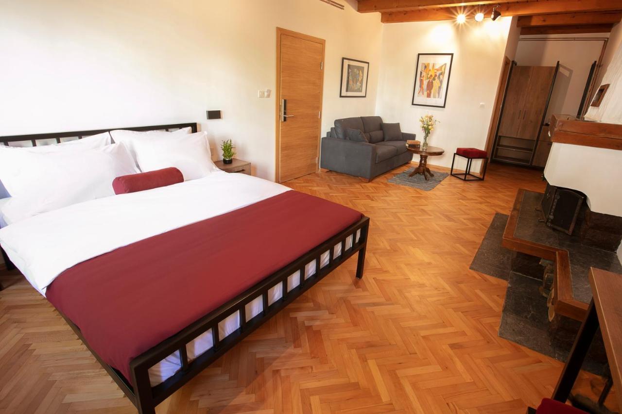 Grand Boutique Hotel พริสตีนา ภายนอก รูปภาพ