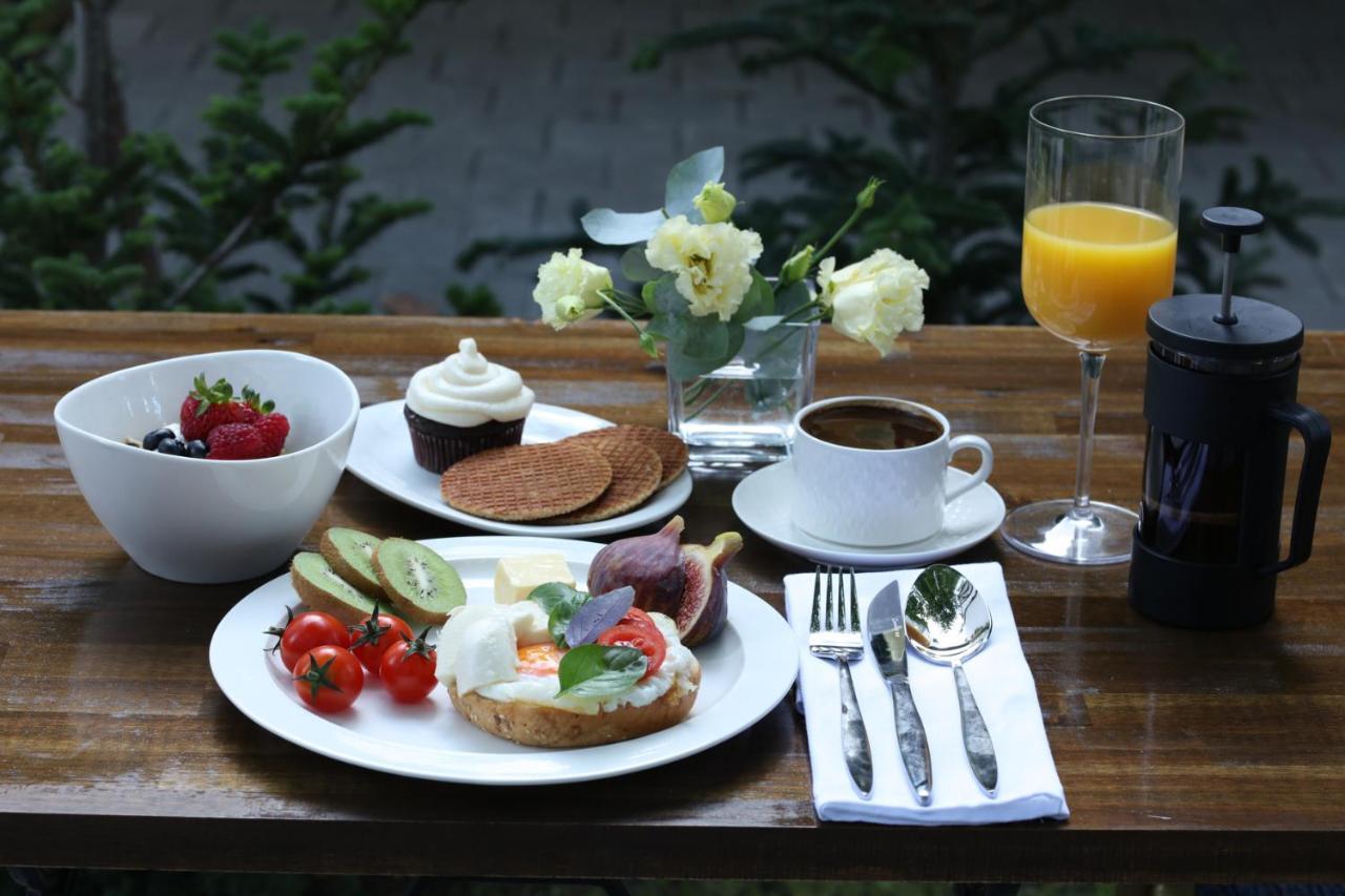 Grand Boutique Hotel พริสตีนา ภายนอก รูปภาพ