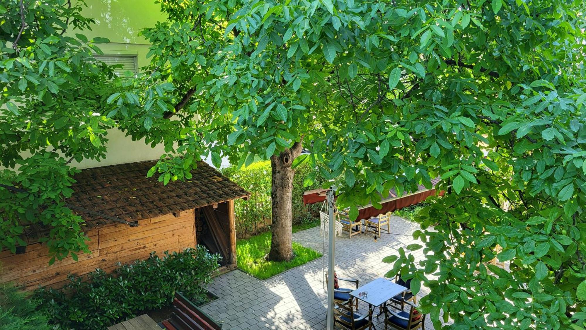 Grand Boutique Hotel พริสตีนา ภายนอก รูปภาพ